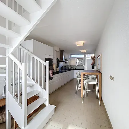 T3 En Duplex Avec Terrasse, Face à La Plage, Climatisé, Wifi, Parking Privé - Fr-1-715-96 *